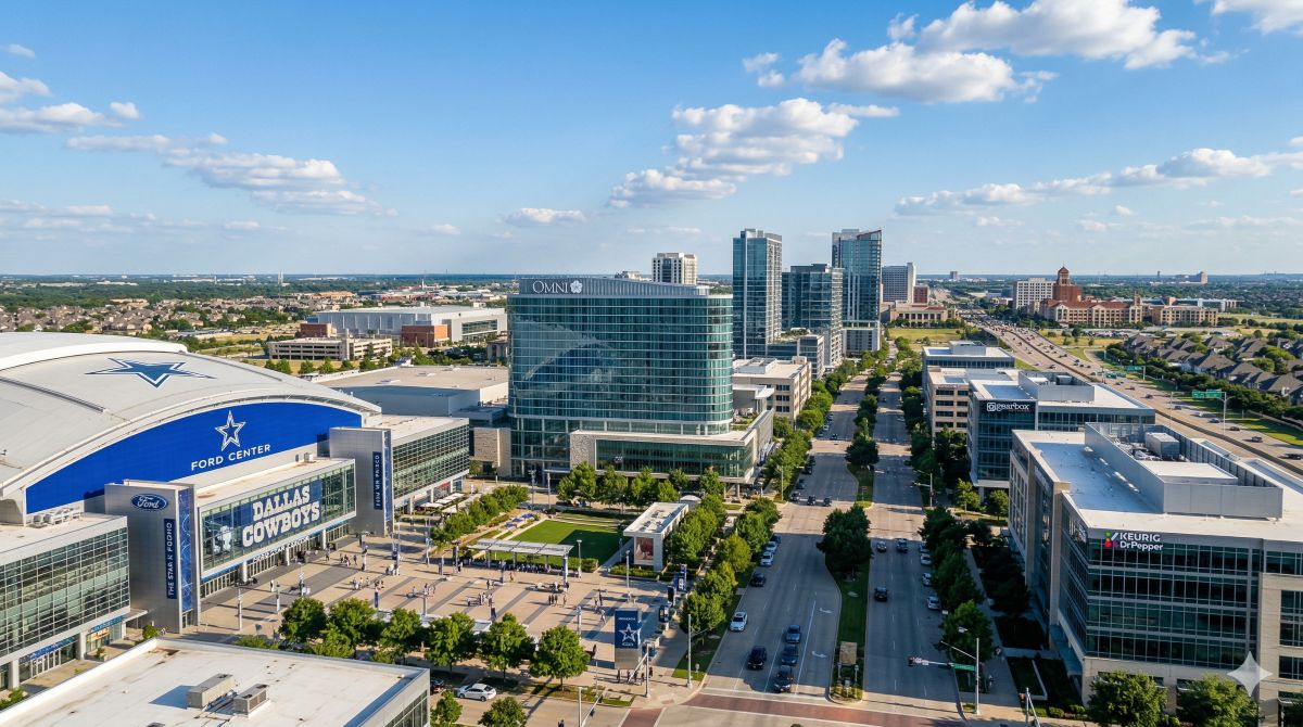 IT professional providing proactive managed IT services and on-site support in a Frisco TX business office - The Brass Effect